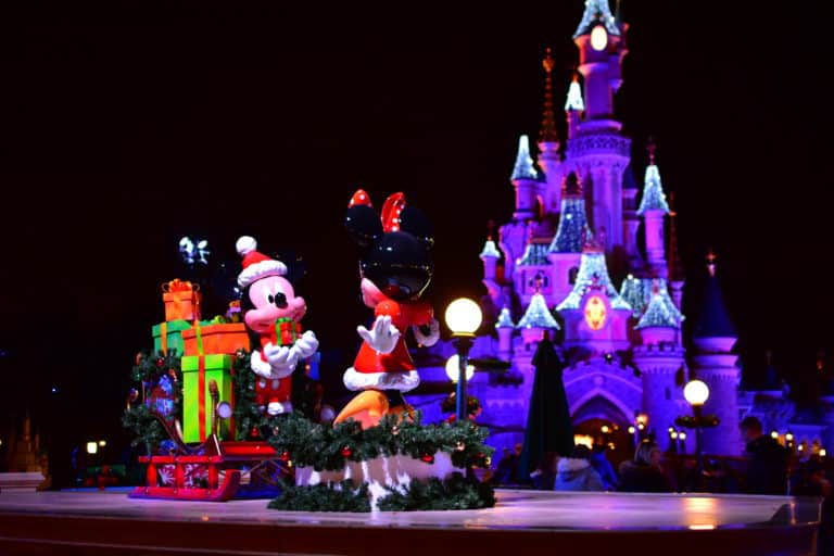 disneyland paris christmas decorations
