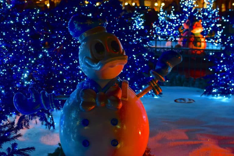 disneyland paris christmas decorations