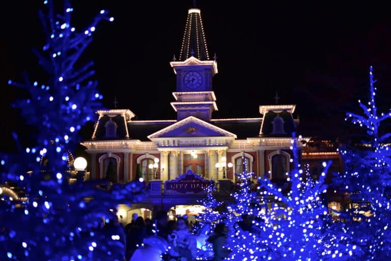 disneyland paris christmas decorations