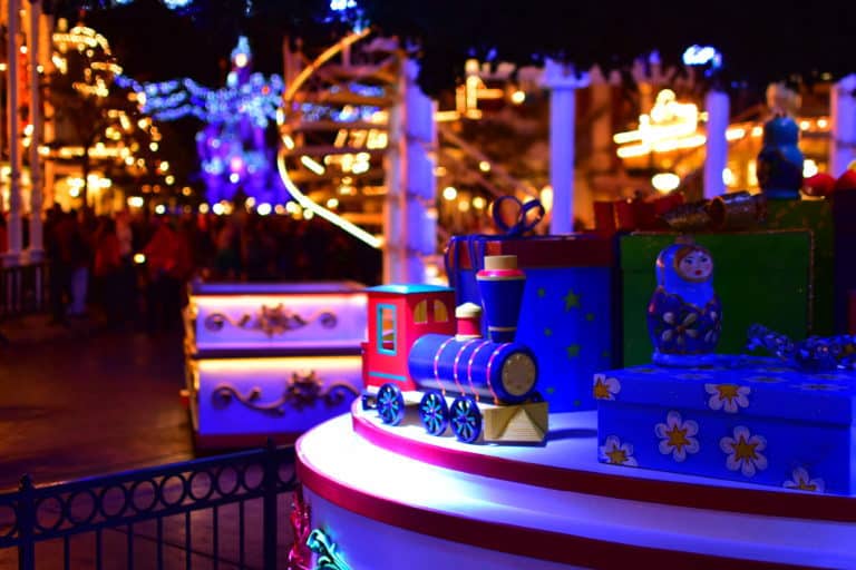 disneyland paris christmas decorations