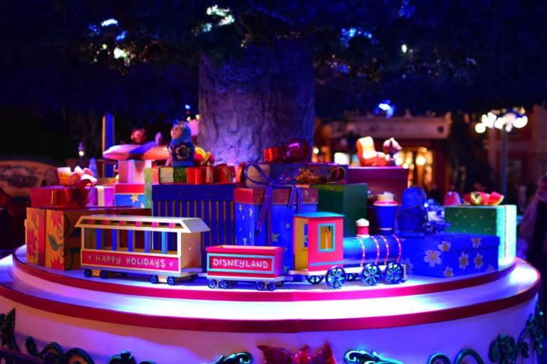 disneyland paris christmas decorations