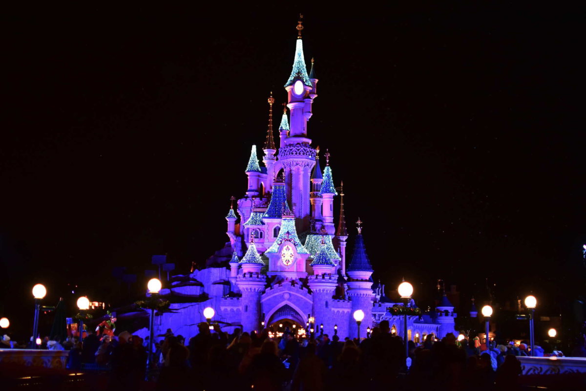 disneyland paris christmas decorations