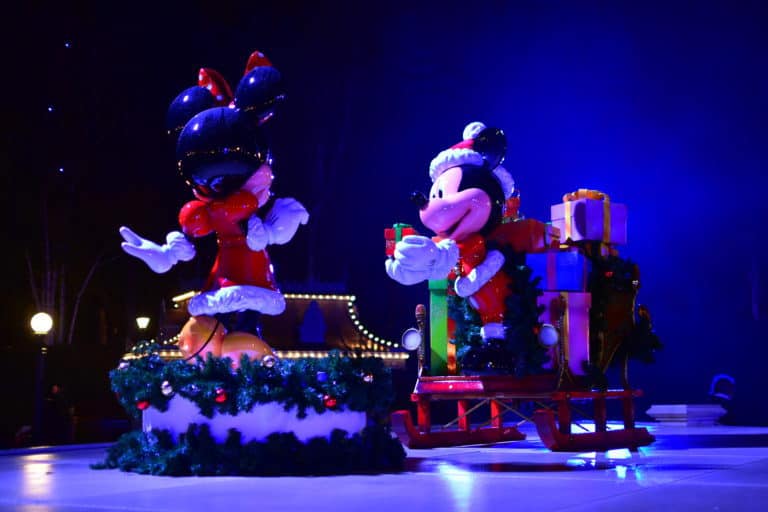 disneyland paris christmas decorations
