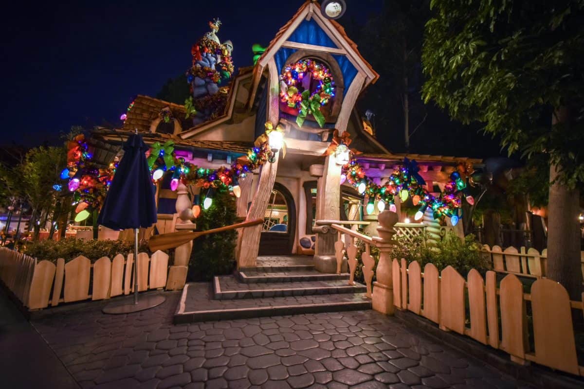 Mickey's Toontown Holiday Decor 11/2