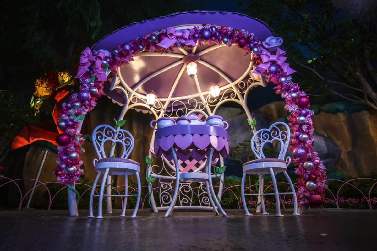 Mickey's Toontown Holiday Decor 11/2
