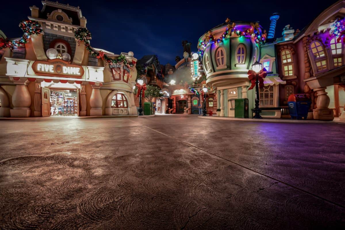 Mickey's Toontown Holiday Decor 11/2