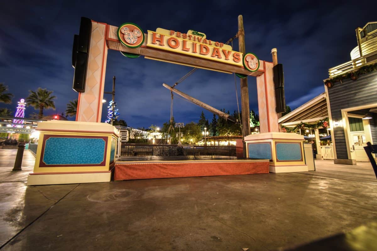 DCA Pacific Wharf Holiday Decor 11/2