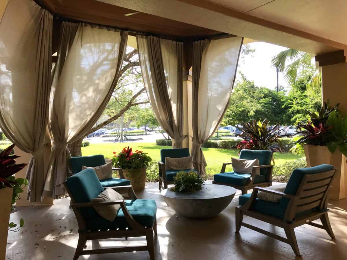 la vida health spa patio