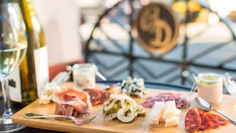 The Hollywood Brown Derby Lounge