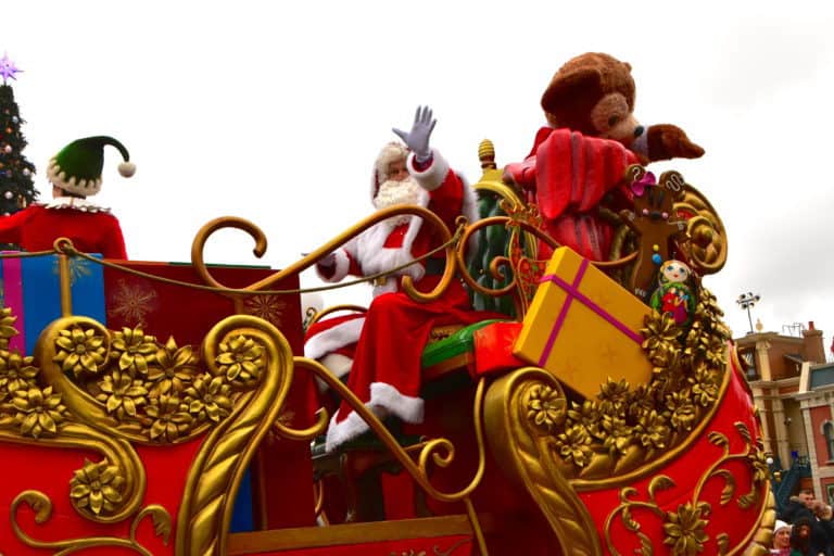 disneyland paris christmas parade