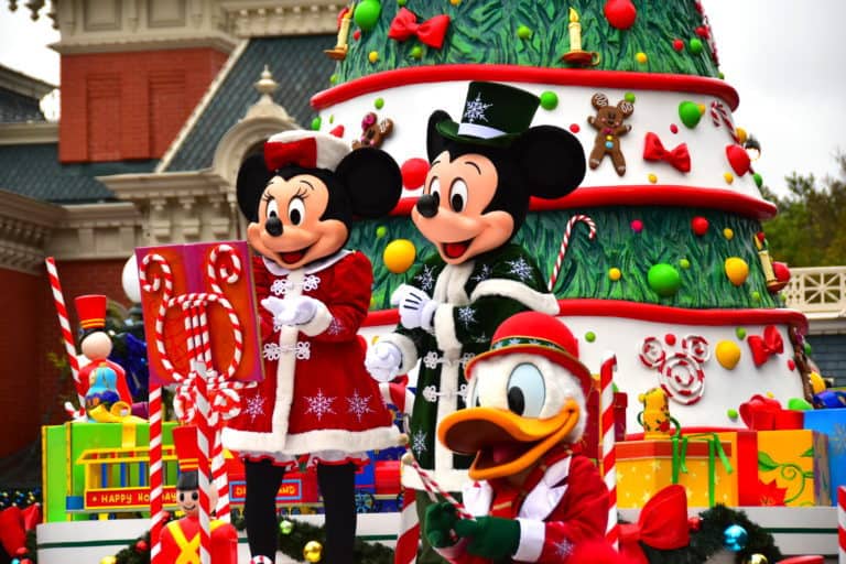 disneyland paris christmas parade