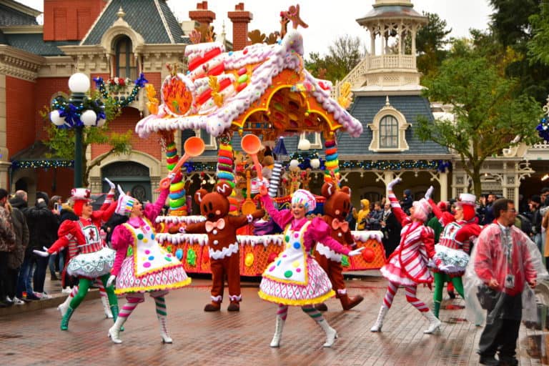 disneyland paris christmas parade