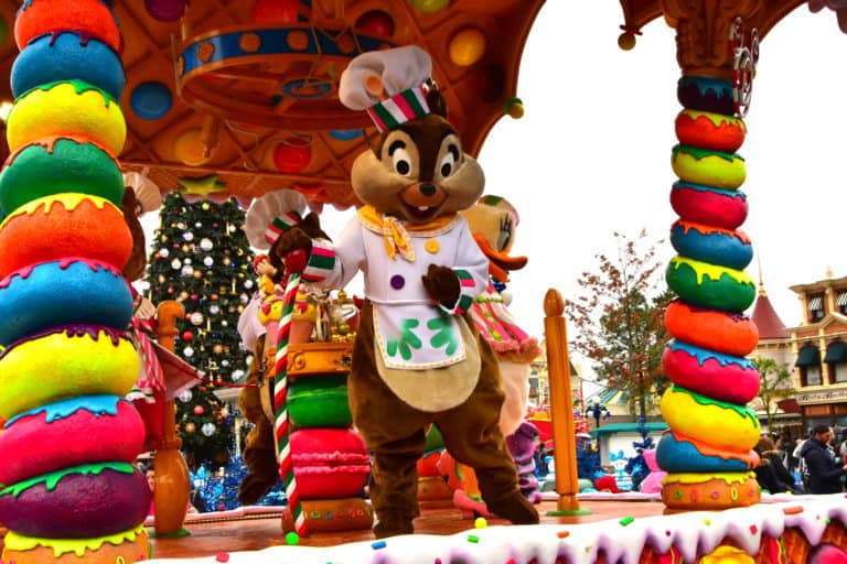 disneyland paris christmas parade