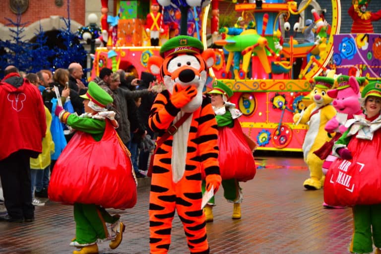 disneyland paris christmas parade