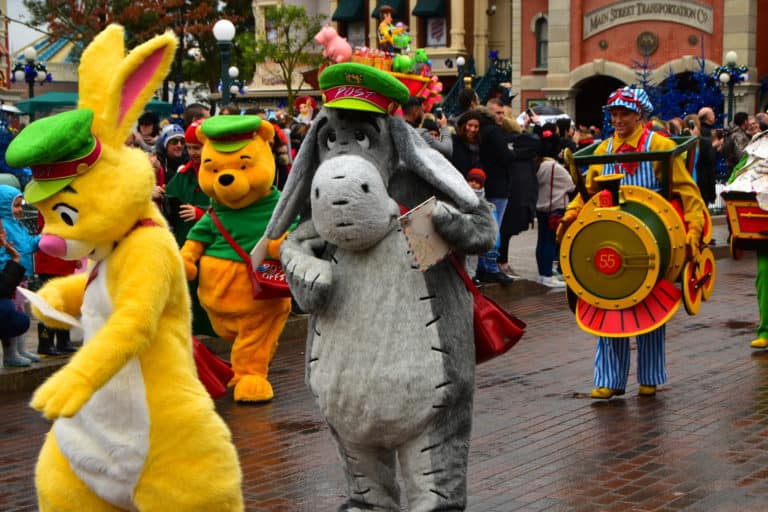 disneyland paris christmas parade
