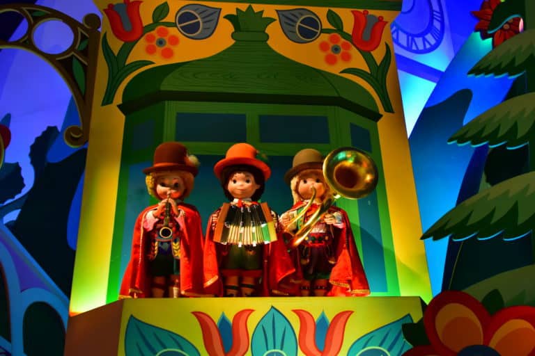 it's a small world holiday disneyland paris
