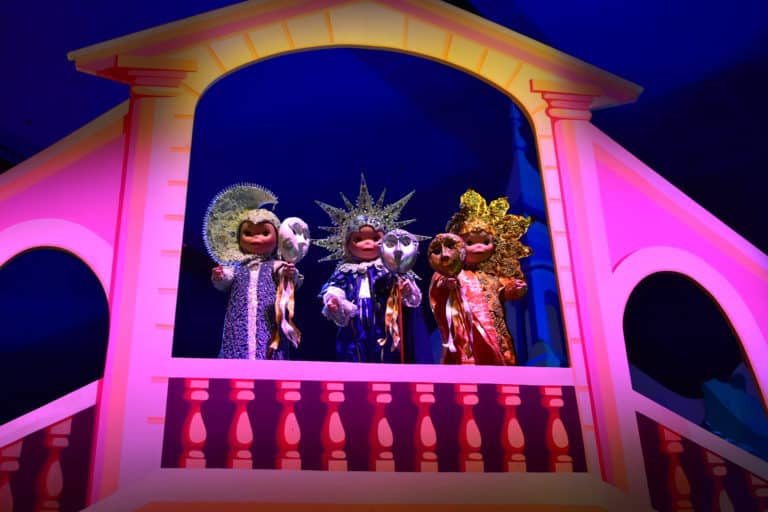 it's a small world holiday disneyland paris