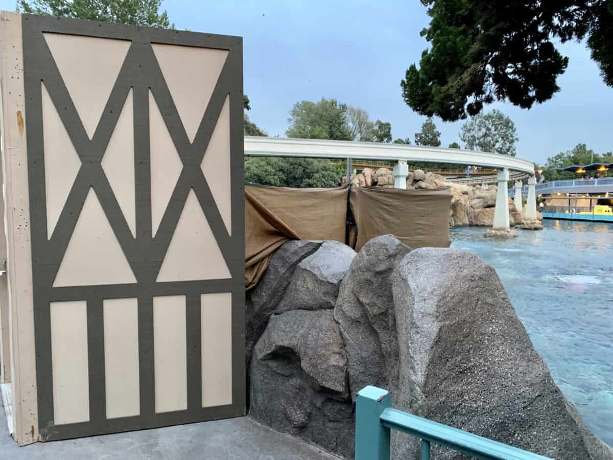 Disneyland Finding Nemo Submarine Voyage Construction