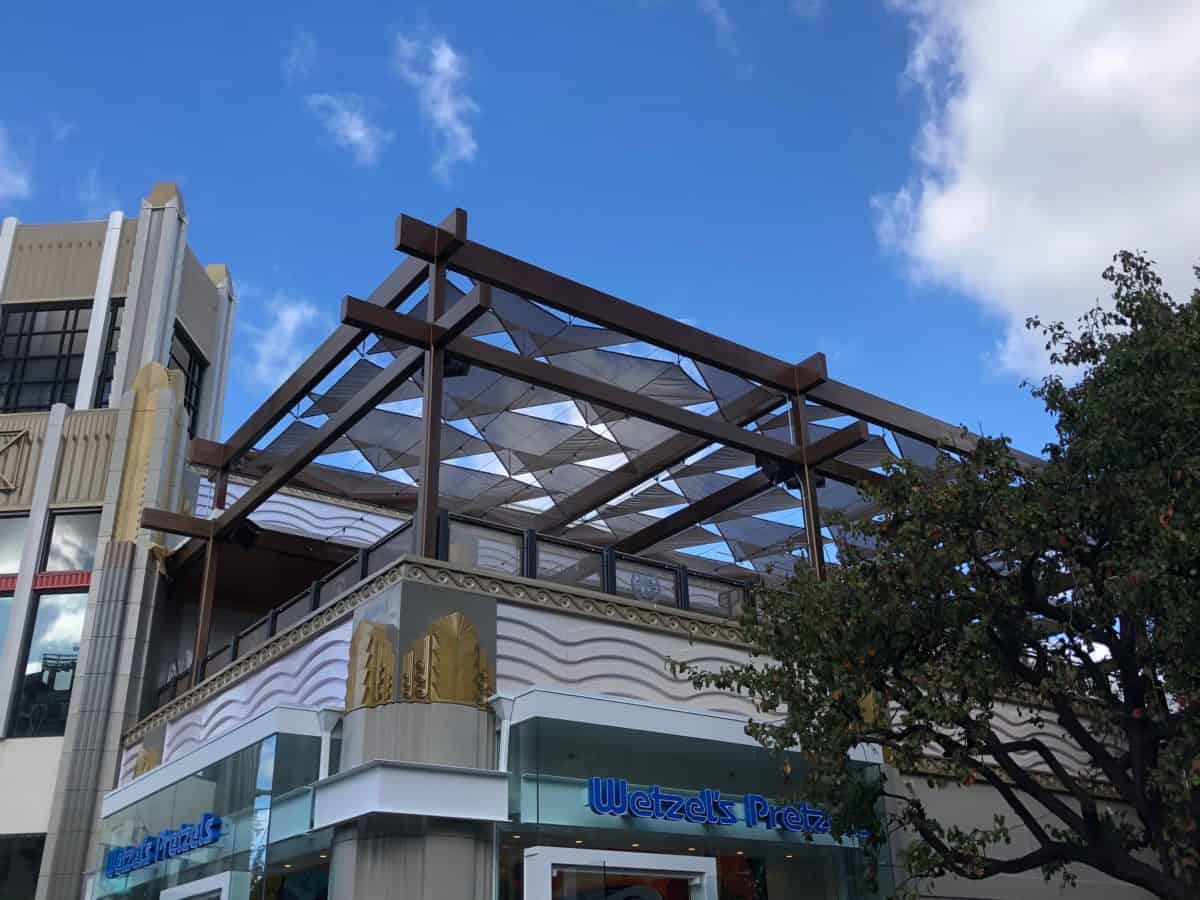 disneyland christmas day 2018 downtown disney wetzels pretzels