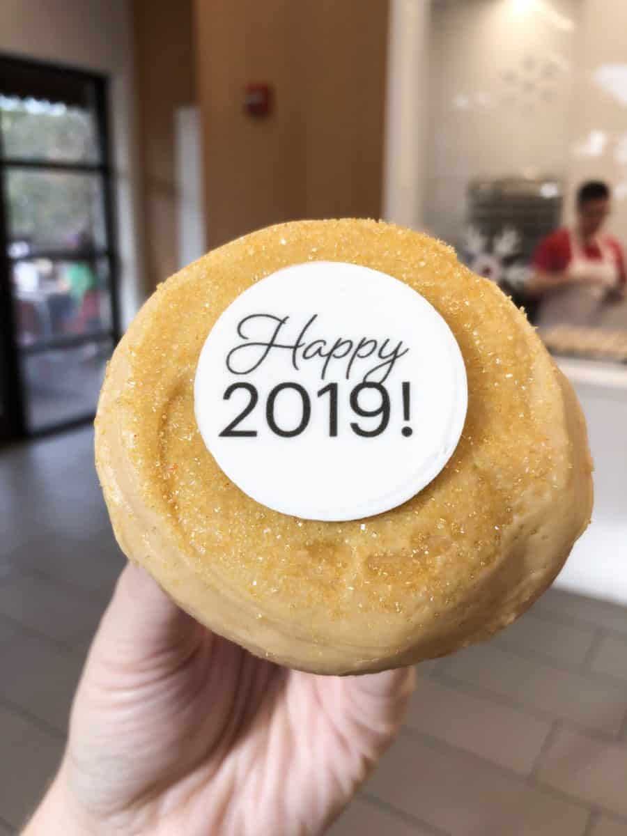 Sprinkles cupcakes New Year&rsquo;s Eve 2019 champagne cupcake Disney springs 