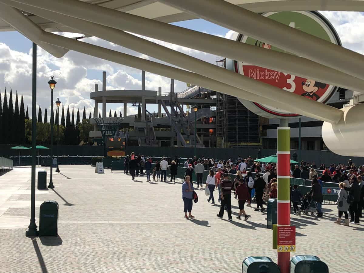 disneyland christmas day 2018 security lines 2