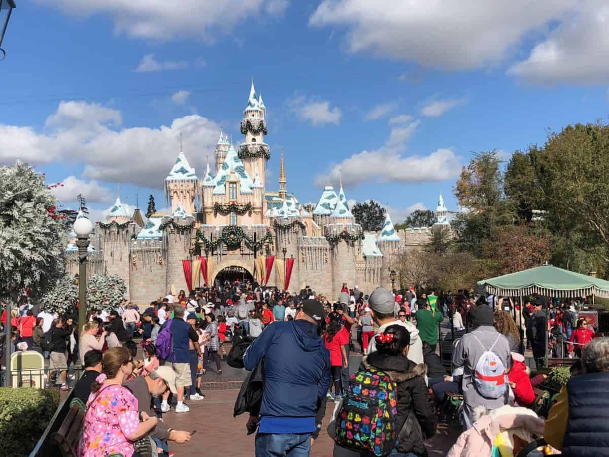 disneyland christmas day 2018 sleeping beauty castle