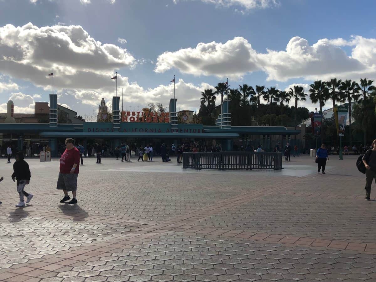 disneyland christmas day 2018 dca entrance