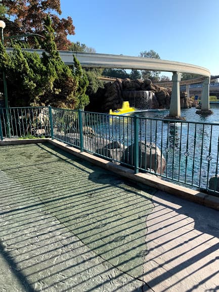 disneyland resort finding nemo submarine voyage