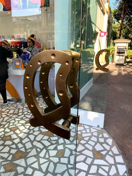 disneyland resort downtown disney wetzel pretzel