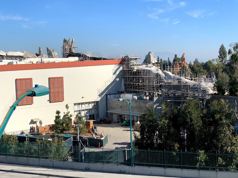 disneyland resort star wars galaxy's edge construction