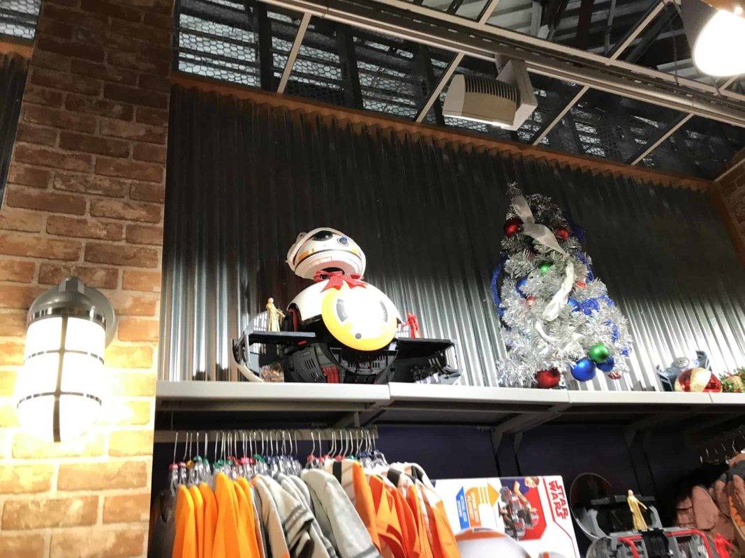 character warehouse dec 2018 bb8 set display