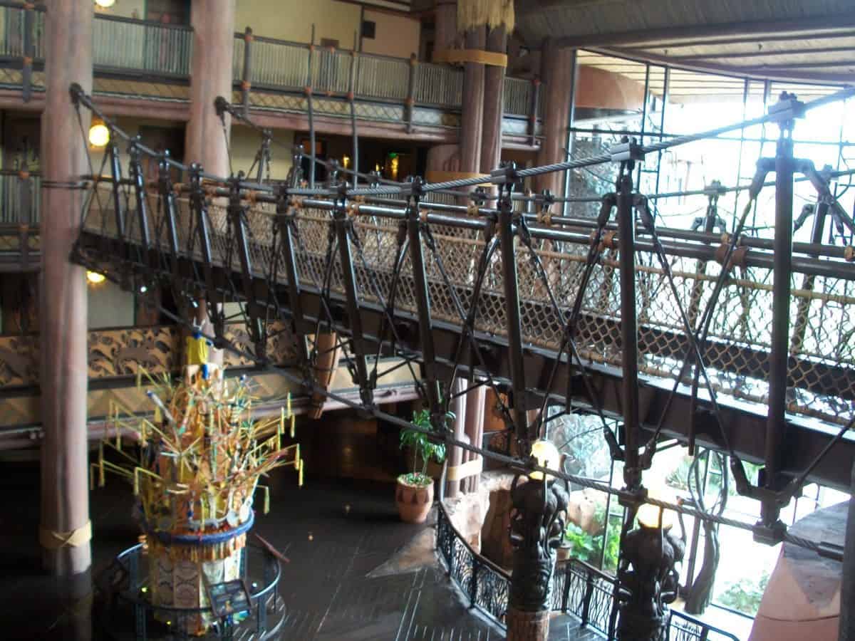 animal kingdom lodge jambo house bridge