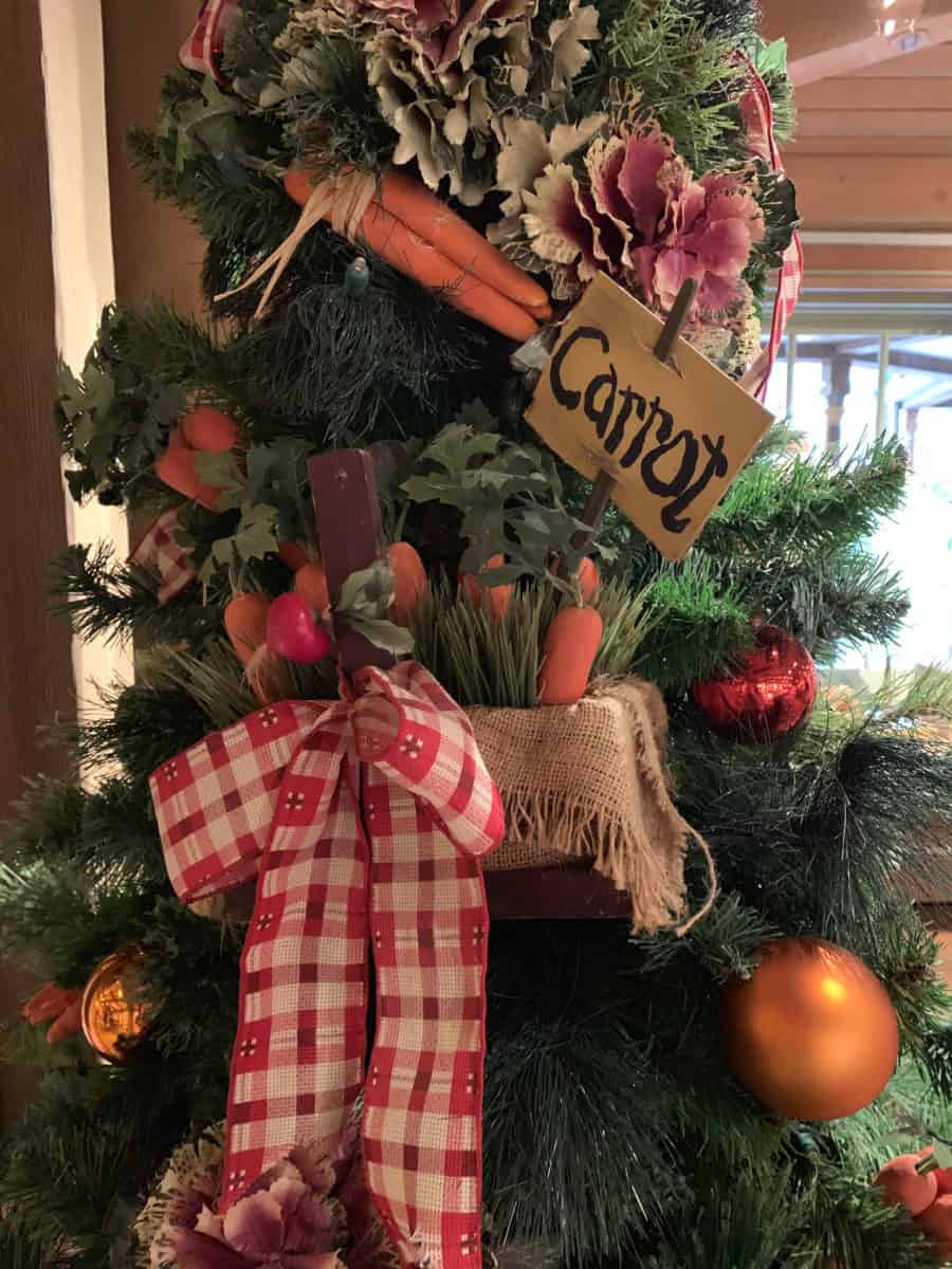 disneyland resort christmas tree critter country pooh corner