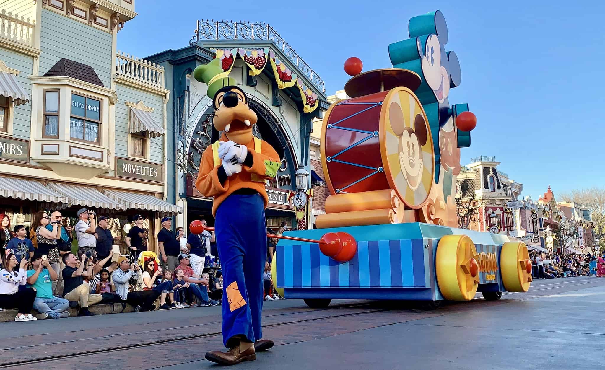 PHOTOS, VIDEO: Mickey's Soundsational Parade Returns to Disneyland with New Floats for "Get Your Ears On"