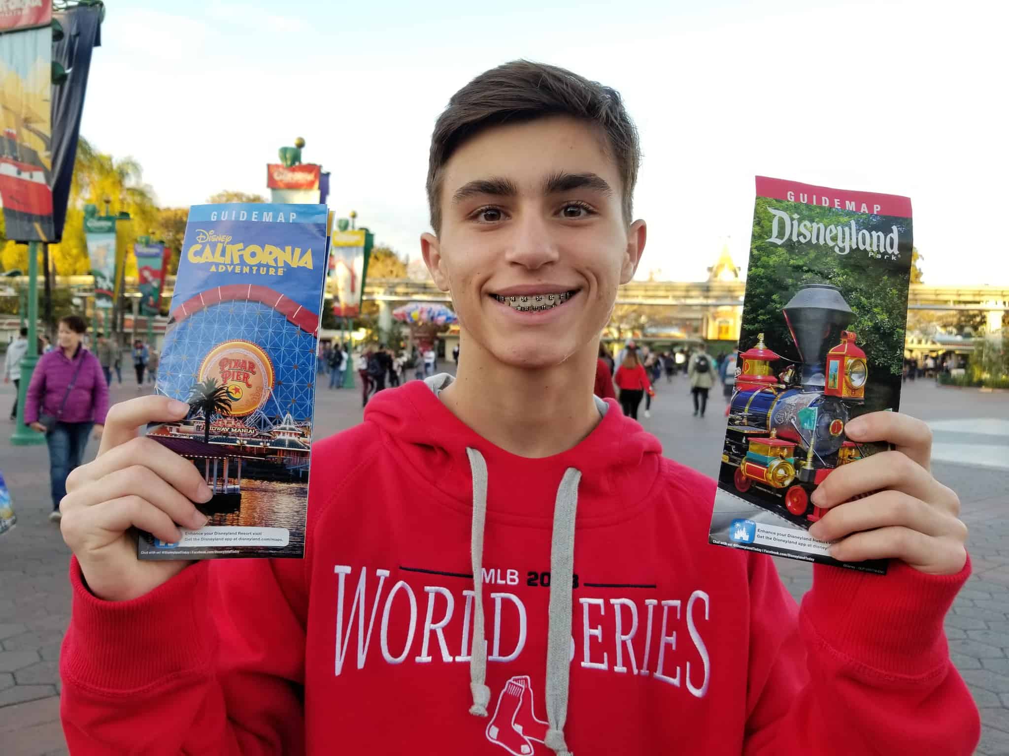 Disneyland Resort 1/9/19 new disneyland and dca maps