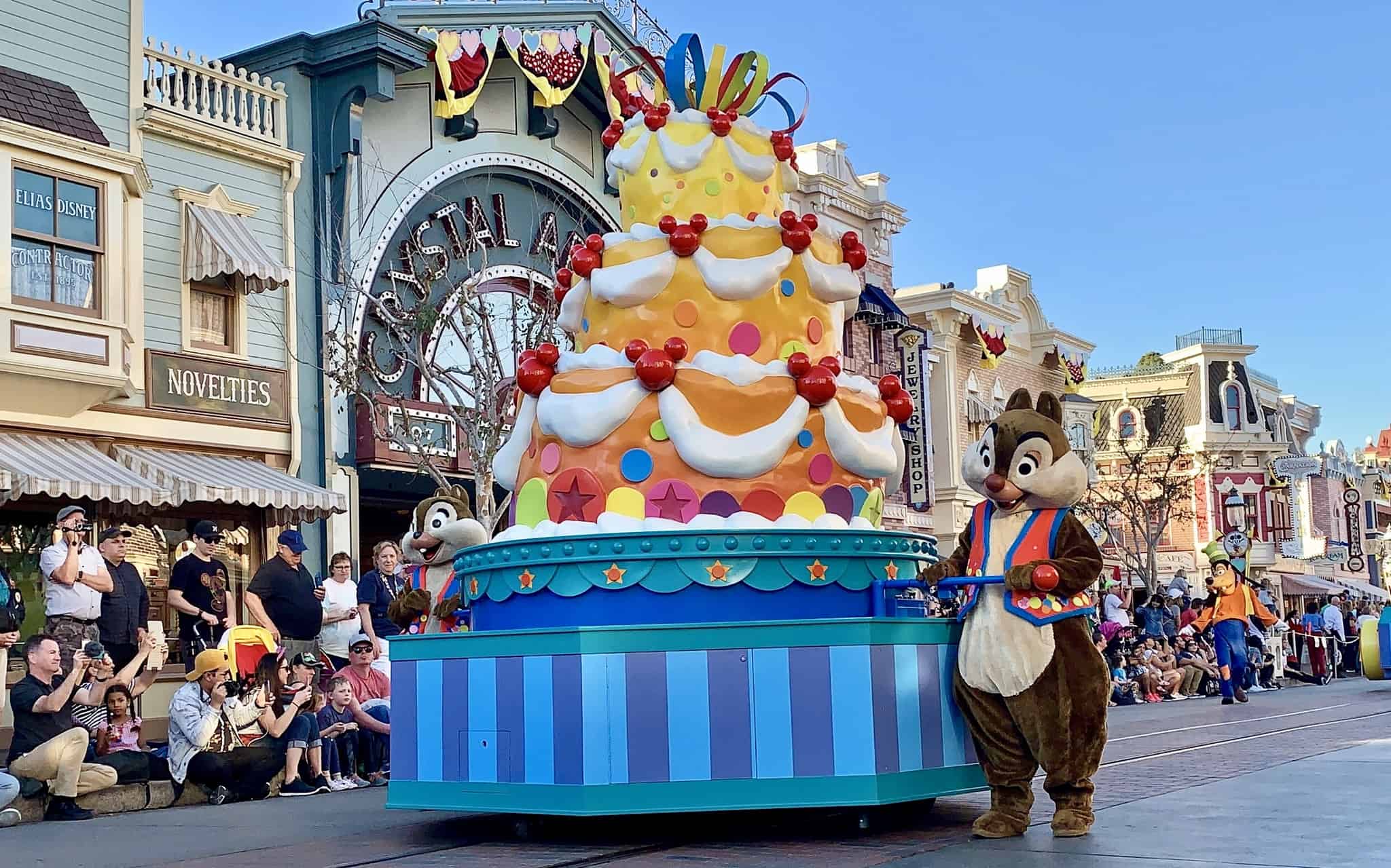 PHOTOS, VIDEO: Mickey's Soundsational Parade Returns to Disneyland with New Floats for "Get Your Ears On"