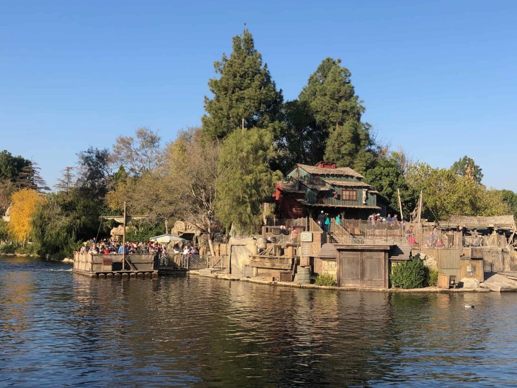 Disneyland Resort 1/11/19 (Construction, Haunted Mansion Merchandise, Galaxy's Edge Outline, ETC.)