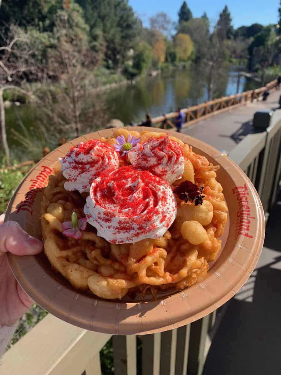 honey-to-love funnel cake hungry bear restaurant disneyland