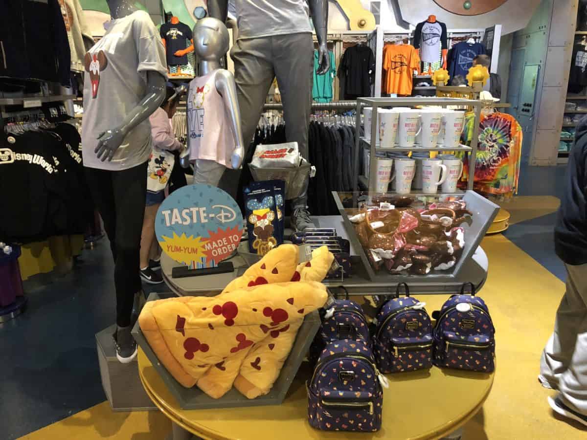 Epcot 1/14/19 (Construction Updates, New Merch and More)