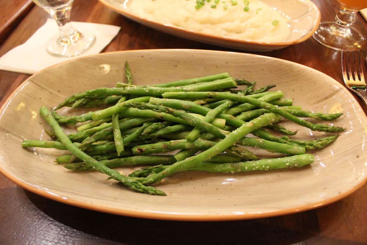 Desserts Steaks Kona Cafe Disney's Polynesian Village Resort Walt Disney World Dining Review
