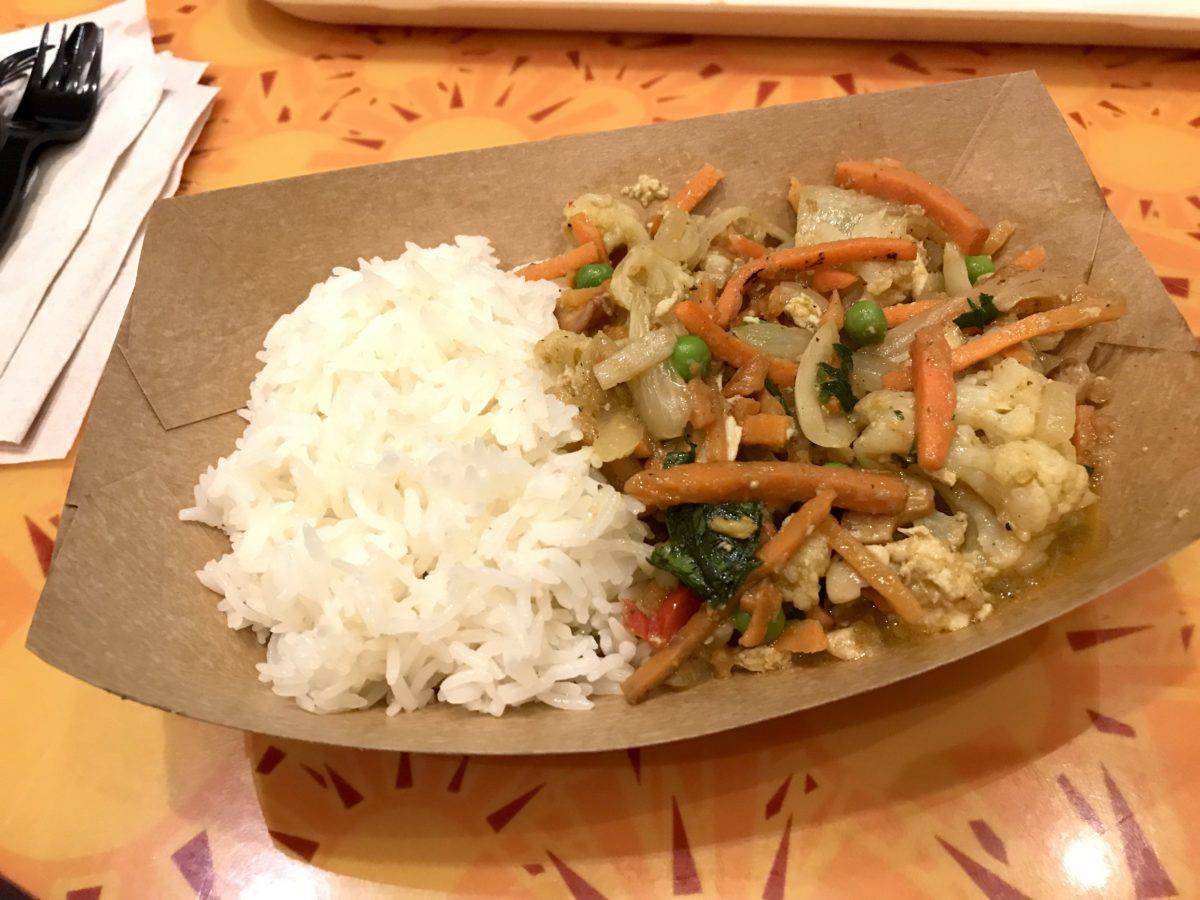 sunshine seasons vegan chik'n korma pineapple sundae cupcake vegan mini carrot loaf epcot dining review walt disney world