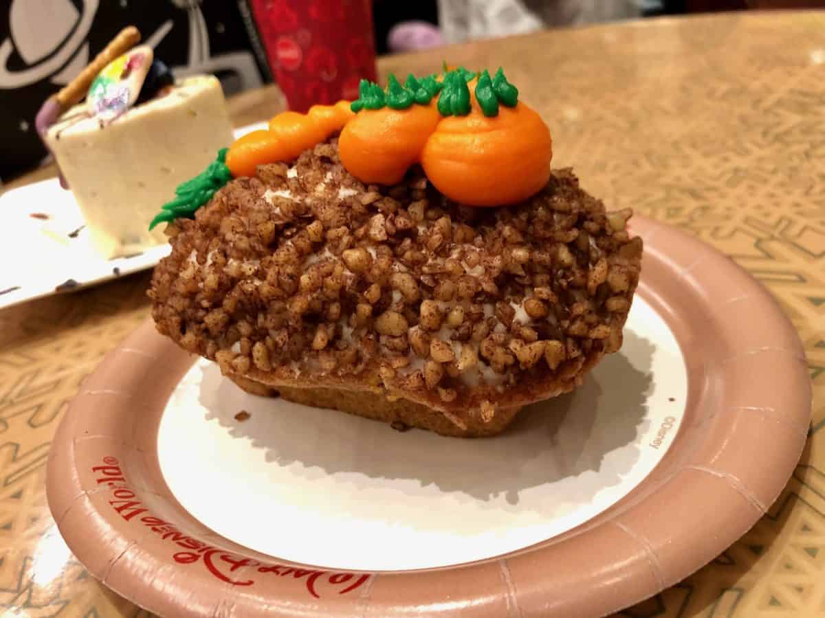 sunshine seasons vegan chik'n korma pineapple sundae cupcake vegan mini carrot loaf epcot dining review walt disney world