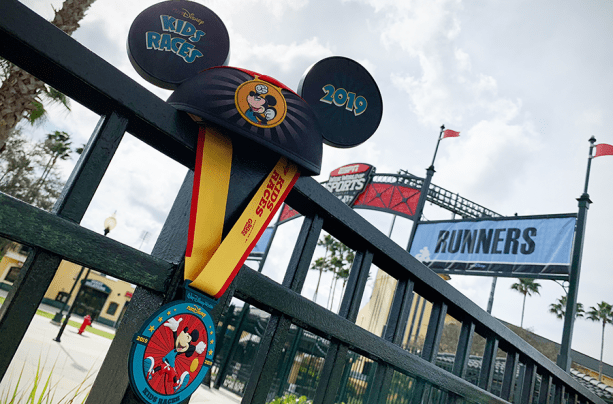 rundisney marathon weekend 2019 mickey ears medal