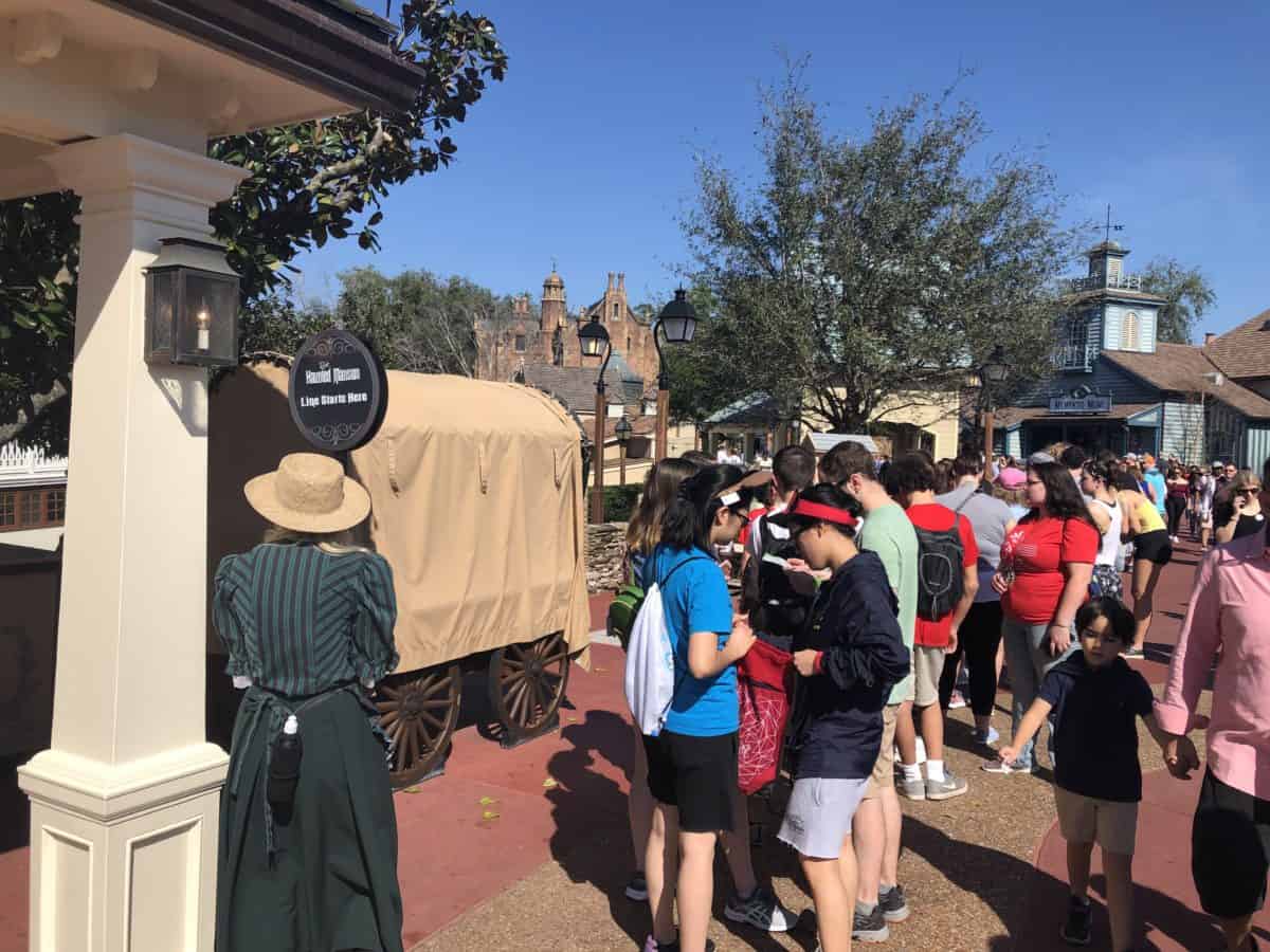 Haunted Mansion Line