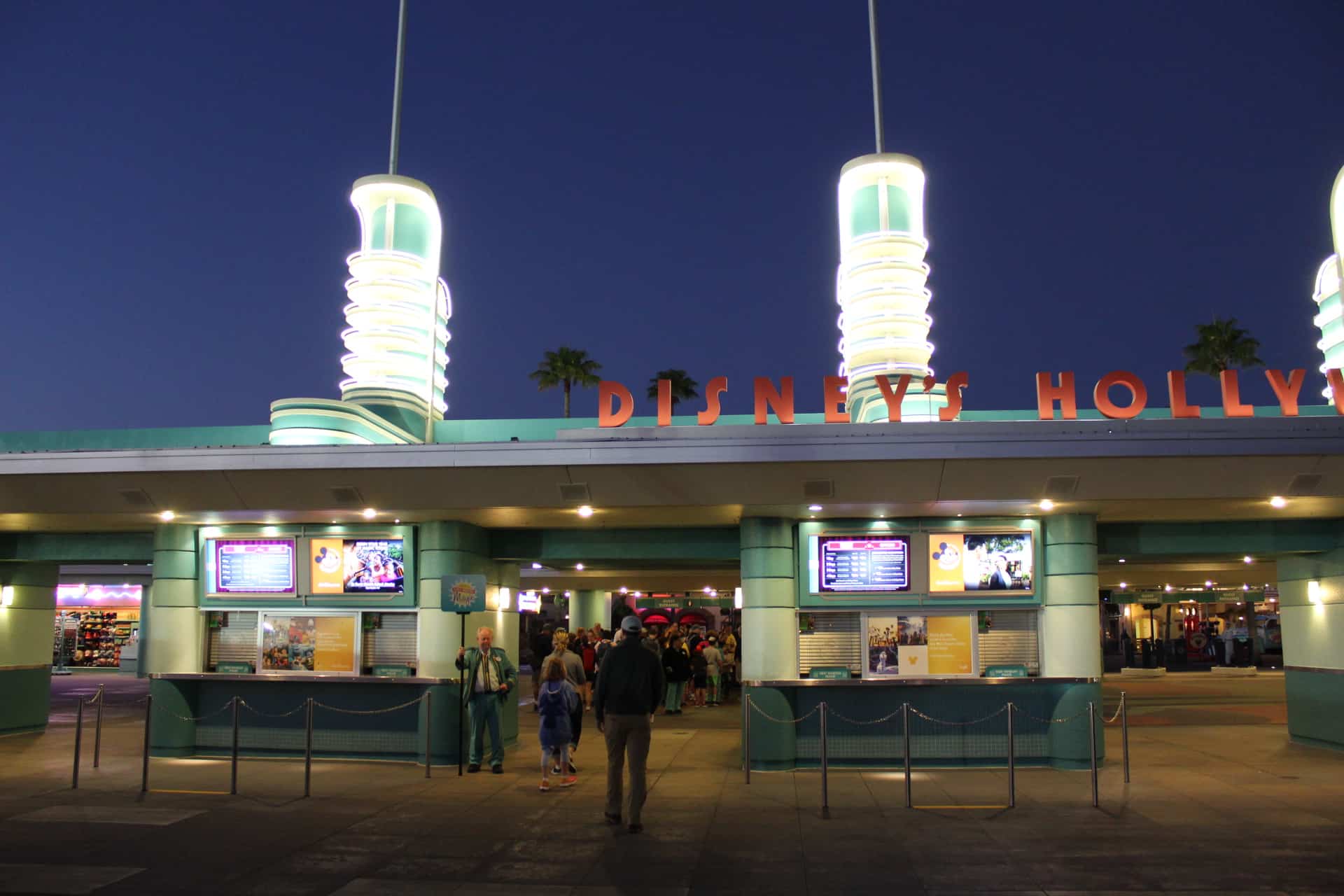 REVIEW Early Morning Magic Toy Story Land Disney's Hollywood Studios Backlot Express Breakfast