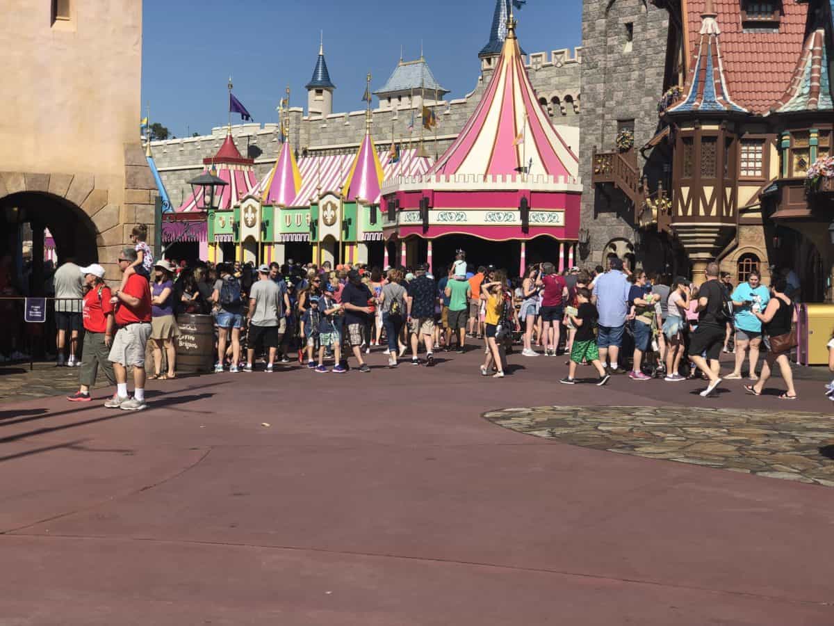 It&rsquo;s a small world queue