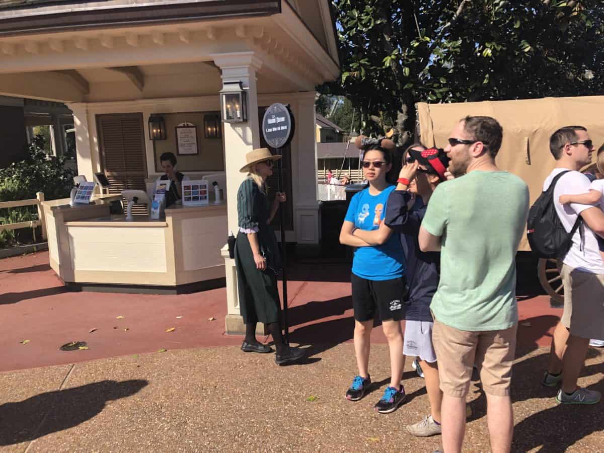 Haunted Mansion Line