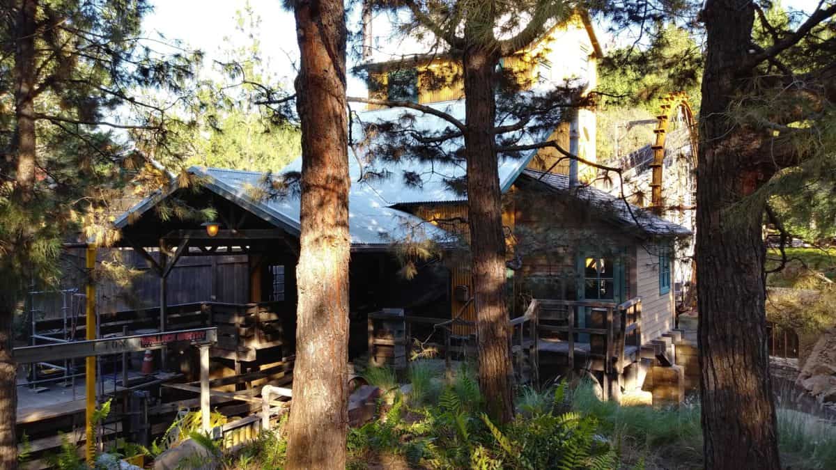 Grizzly River Run Disney California Adventure Park