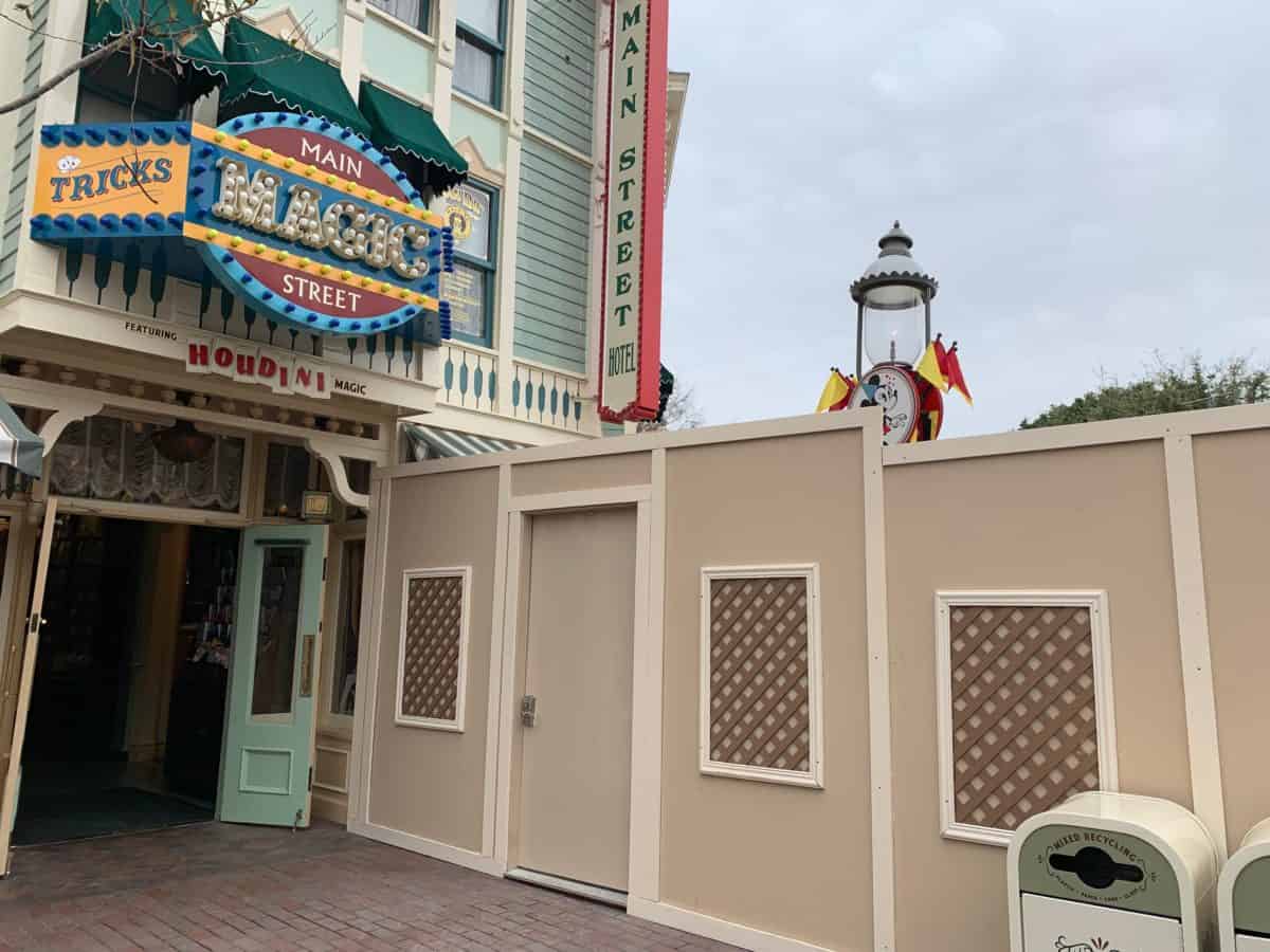 Disneyland Park Disney Show Case Main Street Curb