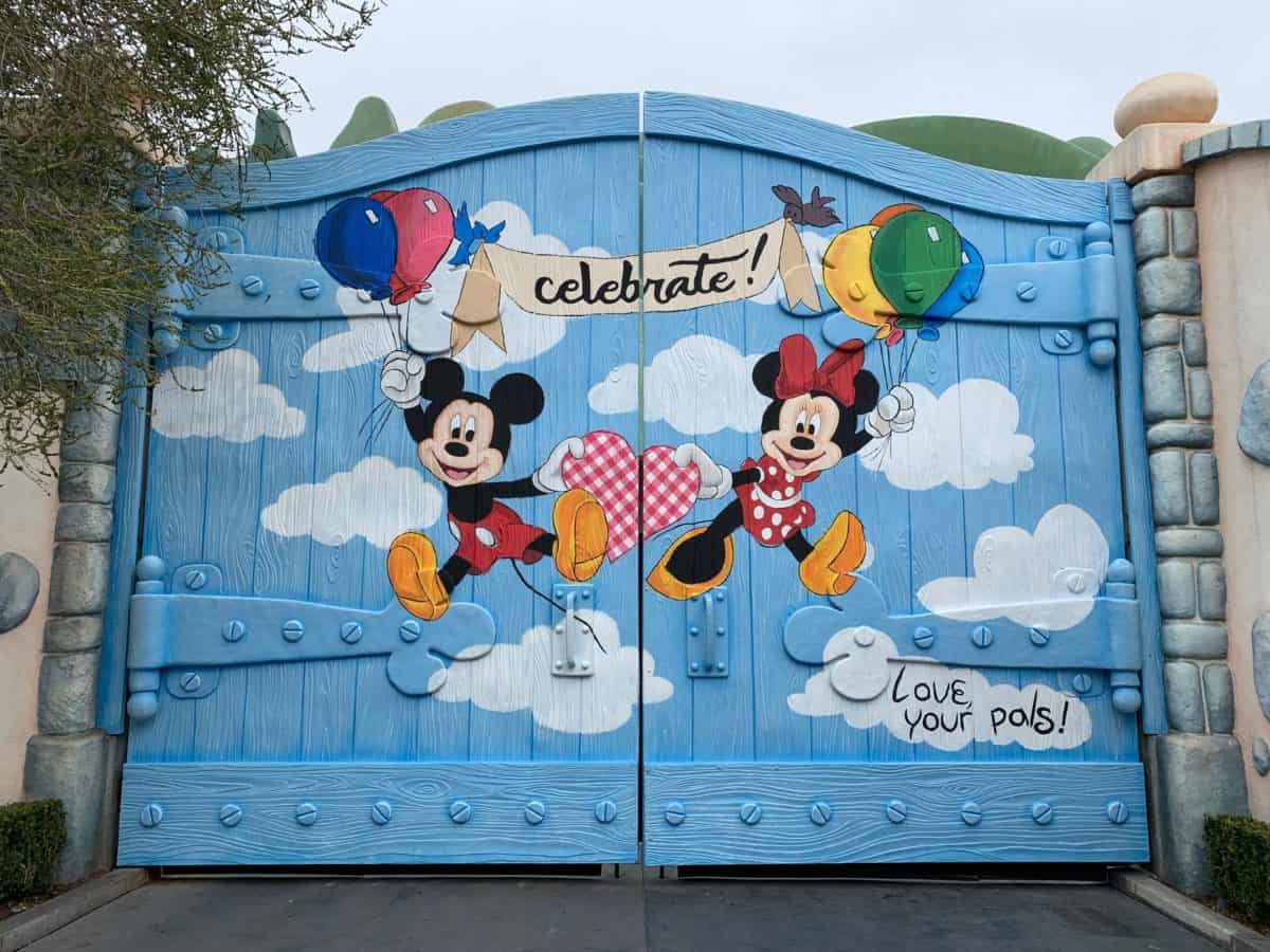 Disneyland Park New Toontown Wall